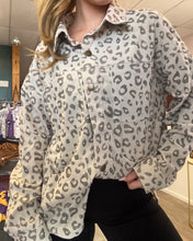 Load image into Gallery viewer, Leopard corduroy jacket
