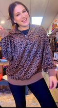 Load image into Gallery viewer, Leopard pullover corduroy
