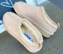 Load image into Gallery viewer, Soda beige slippers
