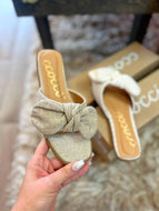 Nude bow sandals